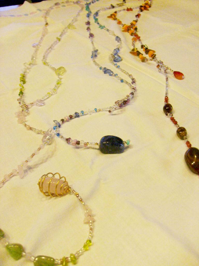 1helen_skarehag_chakra-halsband.jpg