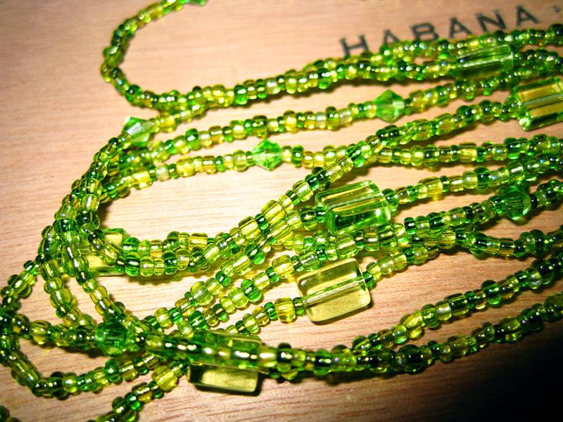 1sara_mortberg_seedbeads_rocailles.jpg