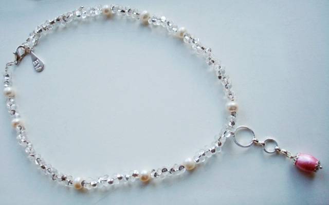 halsband_lankat_hange.jpg
