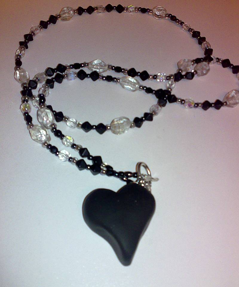 titti_melender_glasparlor_halsband.jpg